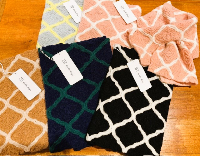 五泉の田中刺繍ニットマフラー入荷いたしました。