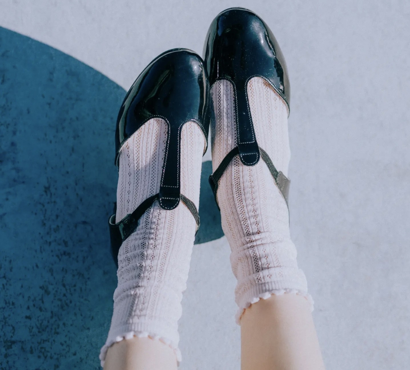 レースアイテムで春らしく